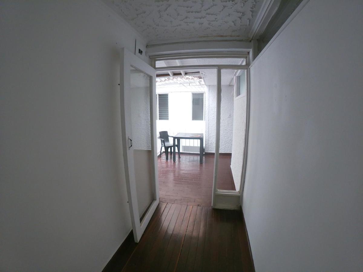 Le VI Hostal Medellin Bagian luar foto